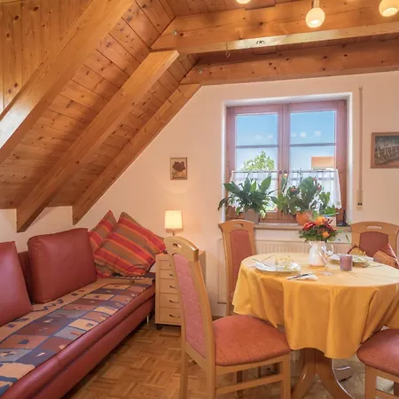 Apartment Haus Desor *